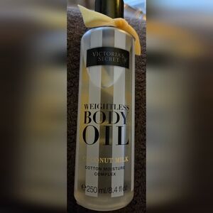 Victoria's Secret Weightless Body Oil